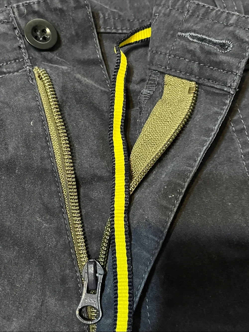 GAP Navy Men's Cargo Shorts with Yellow Zip Accents medium